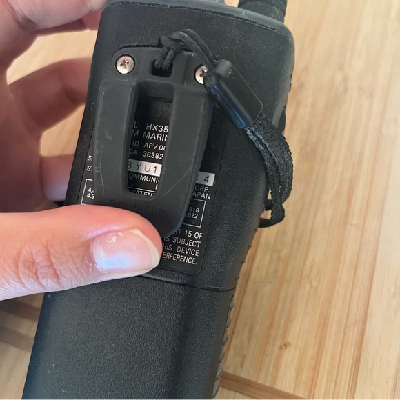 Standard Horizon HX350S Submersible 5W Marine Handheld Radio/Walkie-Talkie AS IS - Picture 5 of 8